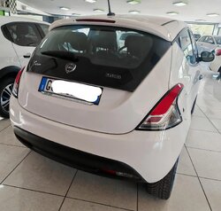 Lancia Y 1.0 HYBRID SILVER foto 2